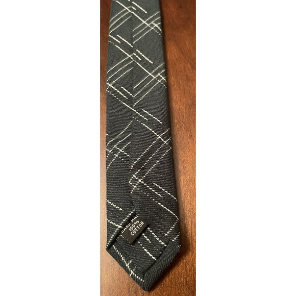 Ties.com Hand Made Men’s Neck Tie - Picture 7 of 7